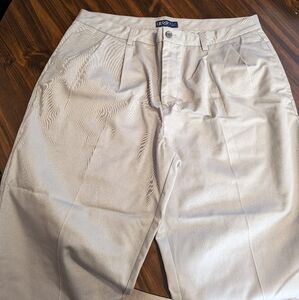 IZOD Chino Khaki's Classic Fit 38Wx31L